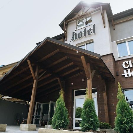 ホテル Clubhouse イヴァーノ＝フランキーウシク エクステリア 写真
